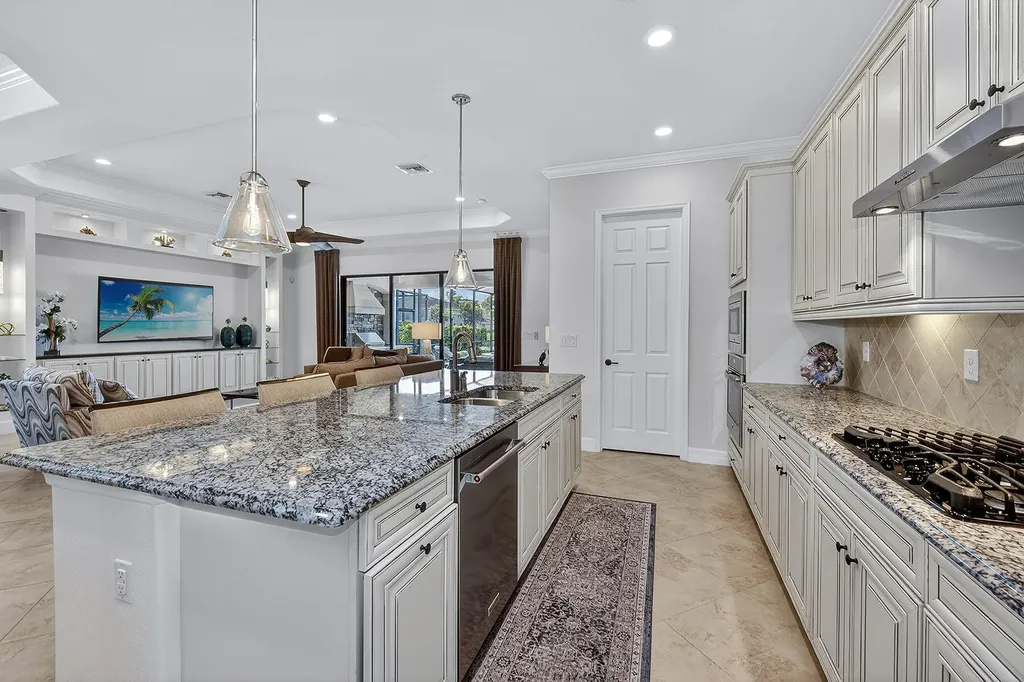 3001 Aviamar Circle Naples FL 34114