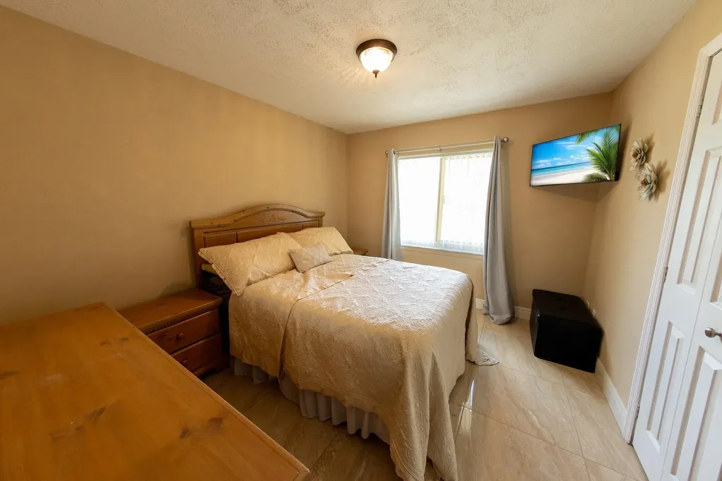 188 Gulfstream Street Marco Island FL 34145