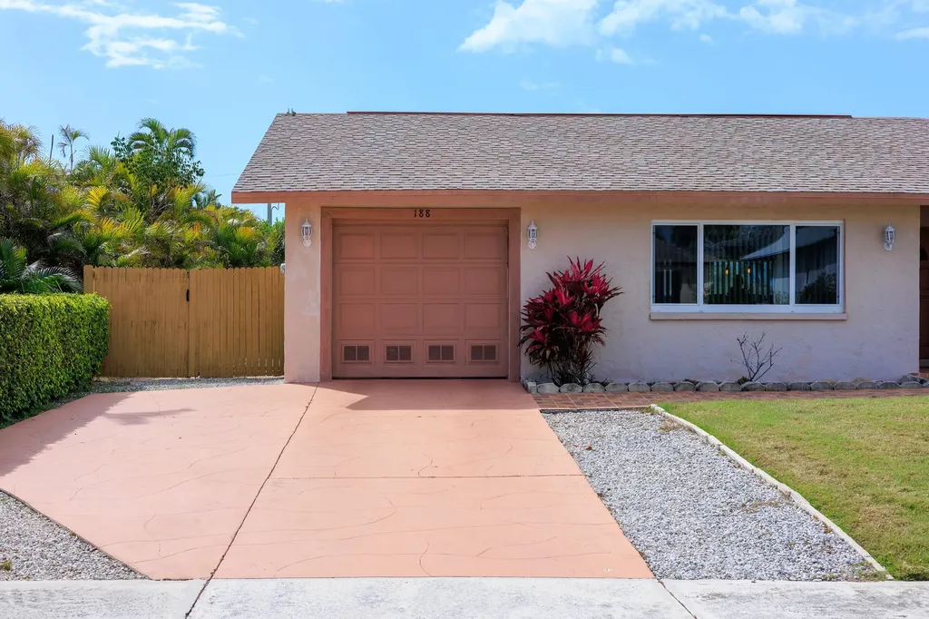 188 Gulfstream Street Marco Island FL 34145