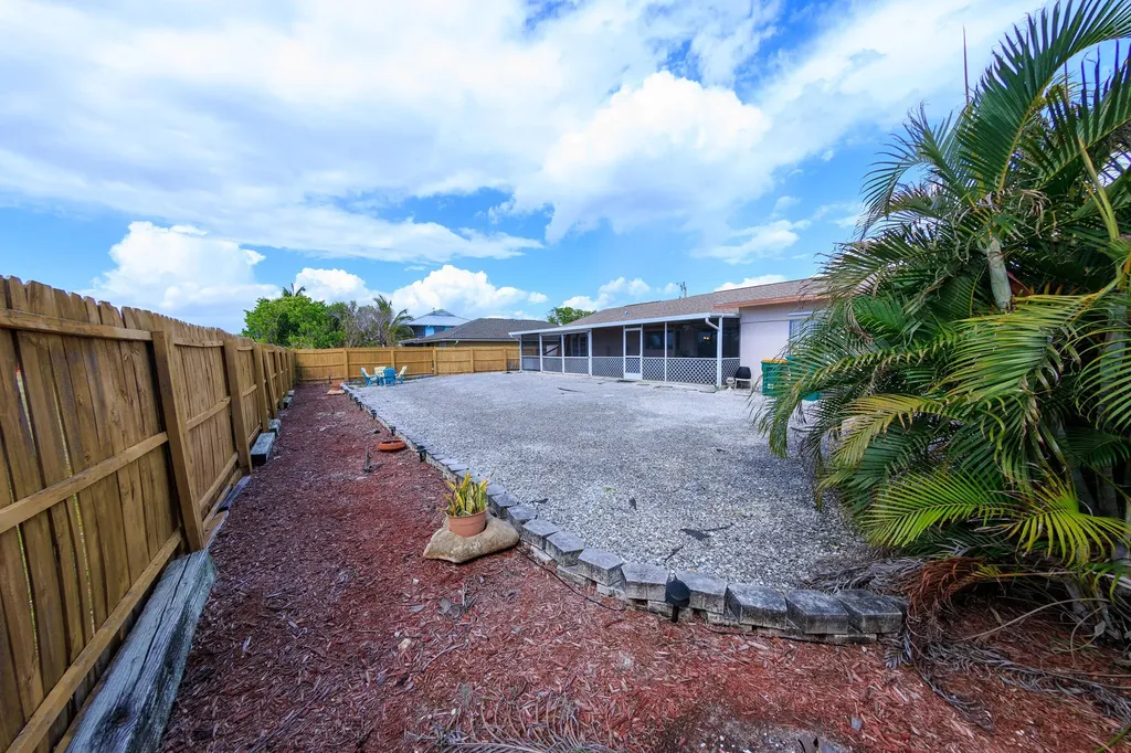 188 Gulfstream Street Marco Island FL 34145