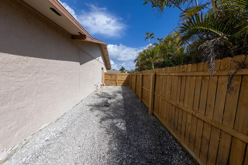 188 Gulfstream Street Marco Island FL 34145