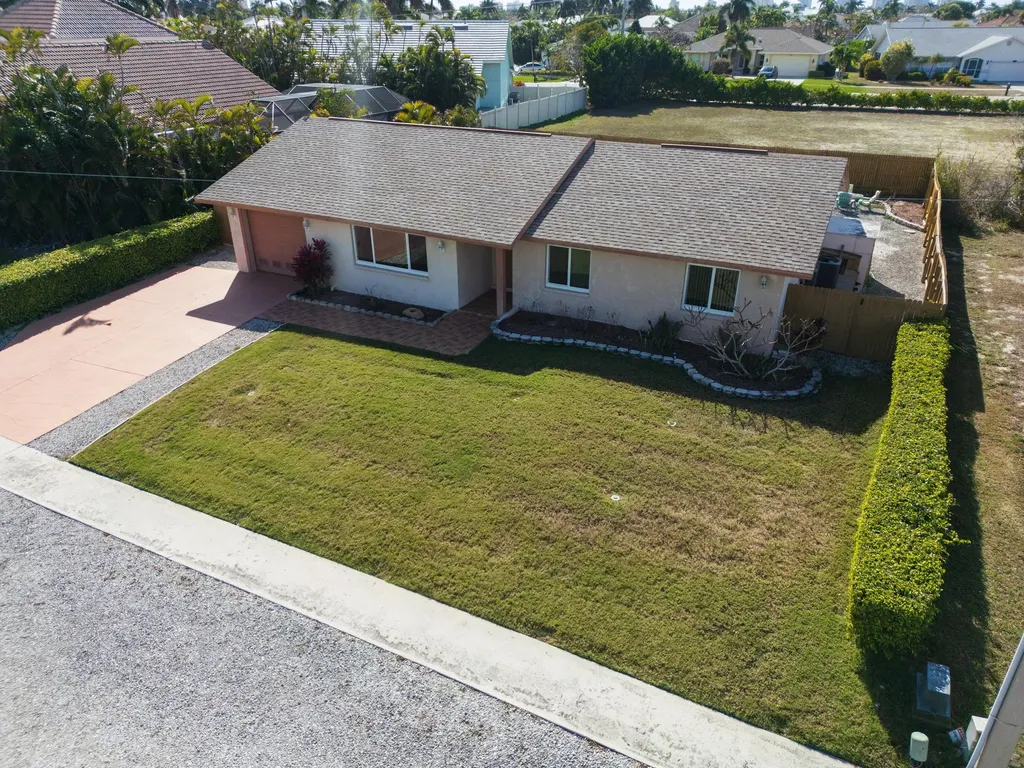 188 Gulfstream Street Marco Island FL 34145