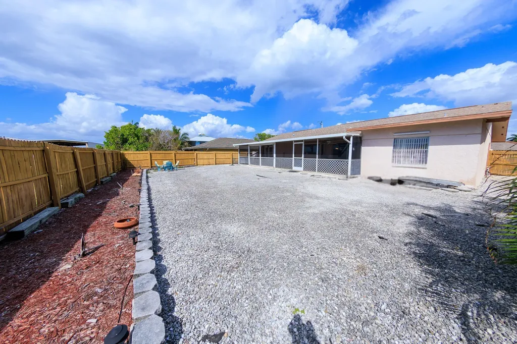 188 Gulfstream Street Marco Island FL 34145