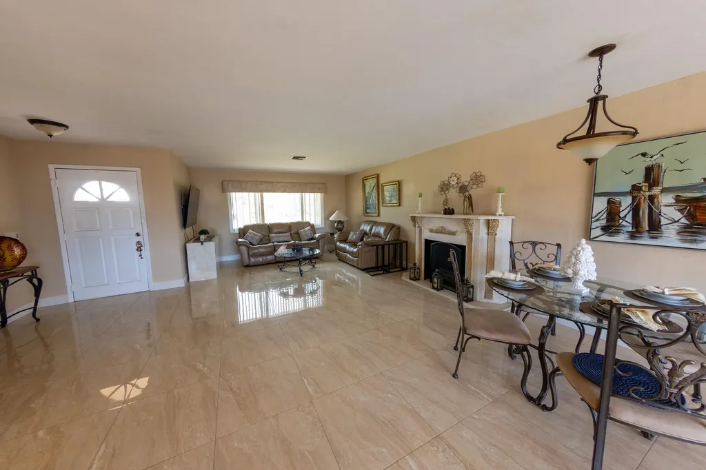 188 Gulfstream Street Marco Island FL 34145