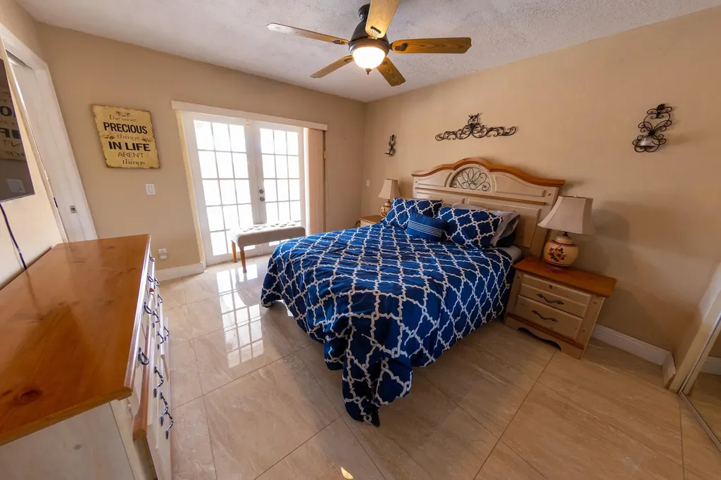 188 Gulfstream Street Marco Island FL 34145