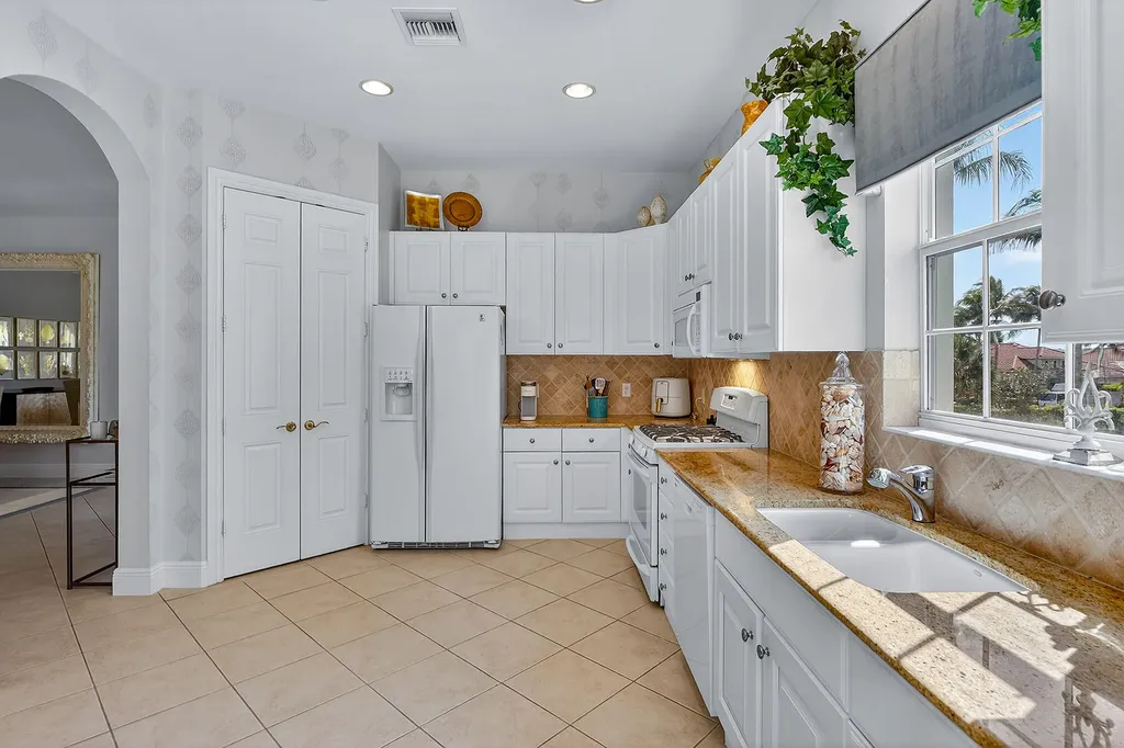 9031 Cherry Oaks Trail Naples FL 34114