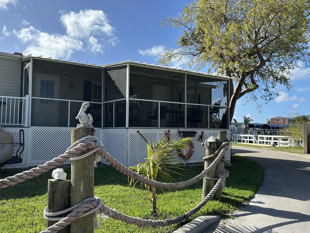 1180 Chokoloskee Drive Chokoloskee FL 34138