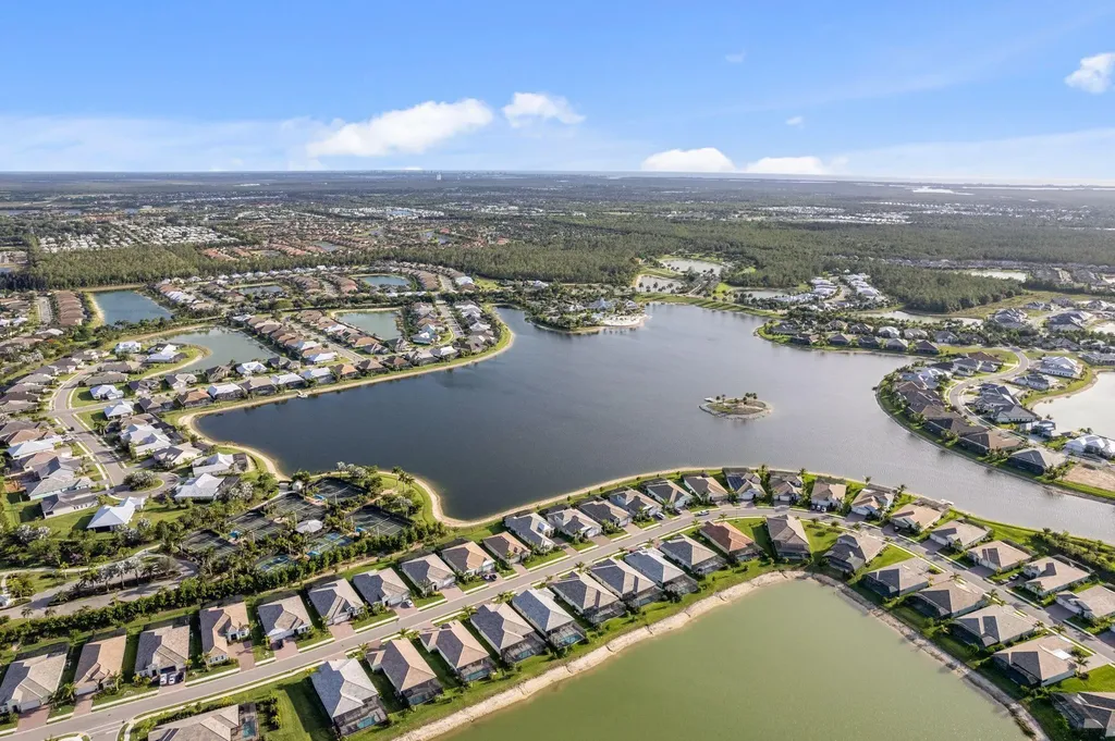 14714 Leeward Drive Naples FL 34114