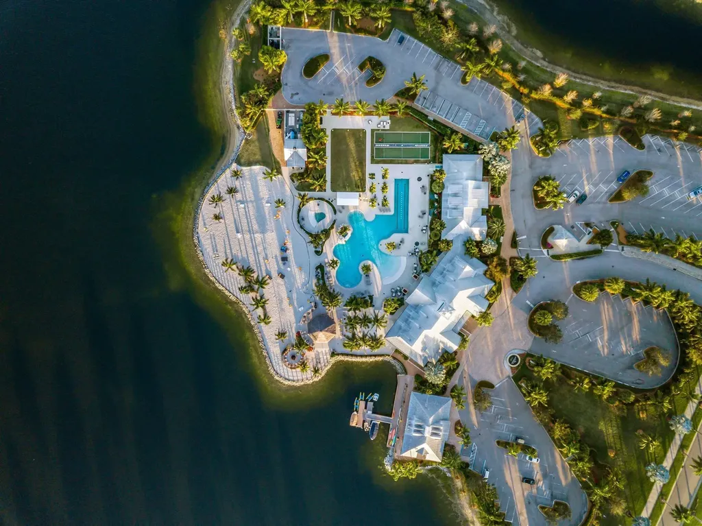 14714 Leeward Drive Naples FL 34114