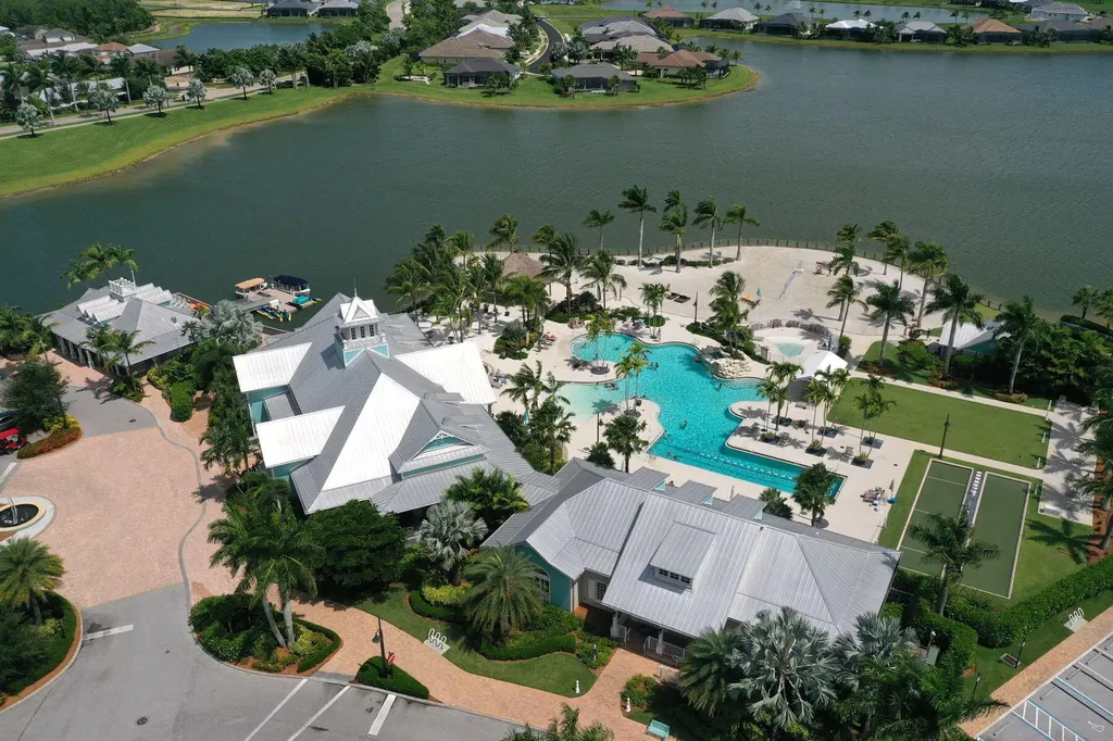 14714 Leeward Drive Naples FL 34114