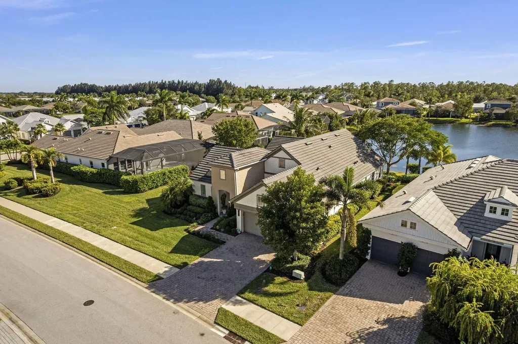 14714 Leeward Drive Naples FL 34114