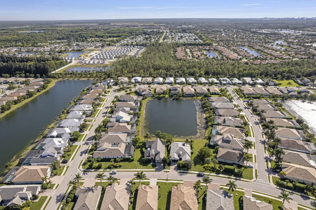 14714 Leeward Drive Naples FL 34114