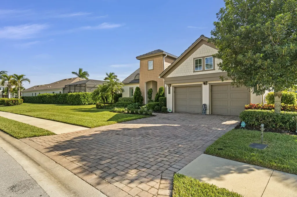 14714 Leeward Drive Naples FL 34114