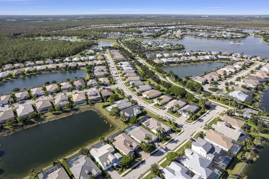 14714 Leeward Drive Naples FL 34114