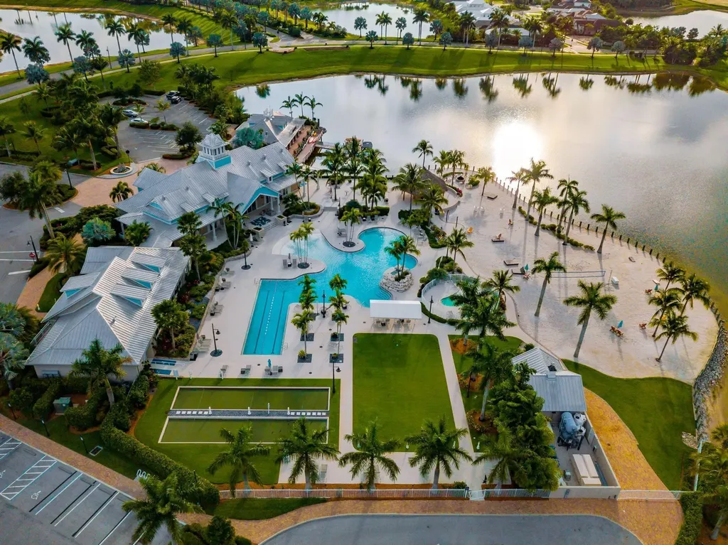 14714 Leeward Drive Naples FL 34114