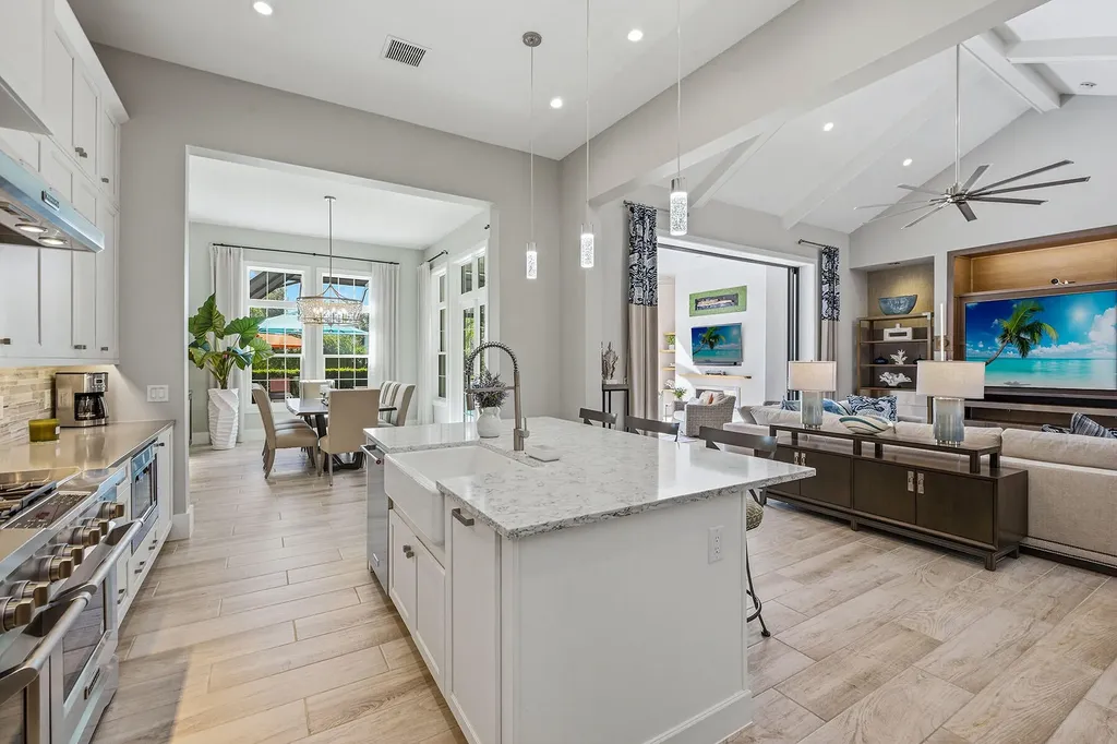 3244 Tavolara Lane Naples FL 34114