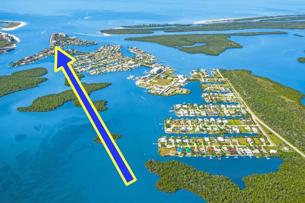 60 Pelican Street W Naples FL 34113