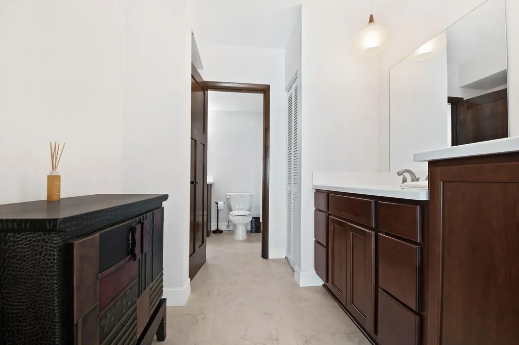 60 Pelican Street W Naples FL 34113