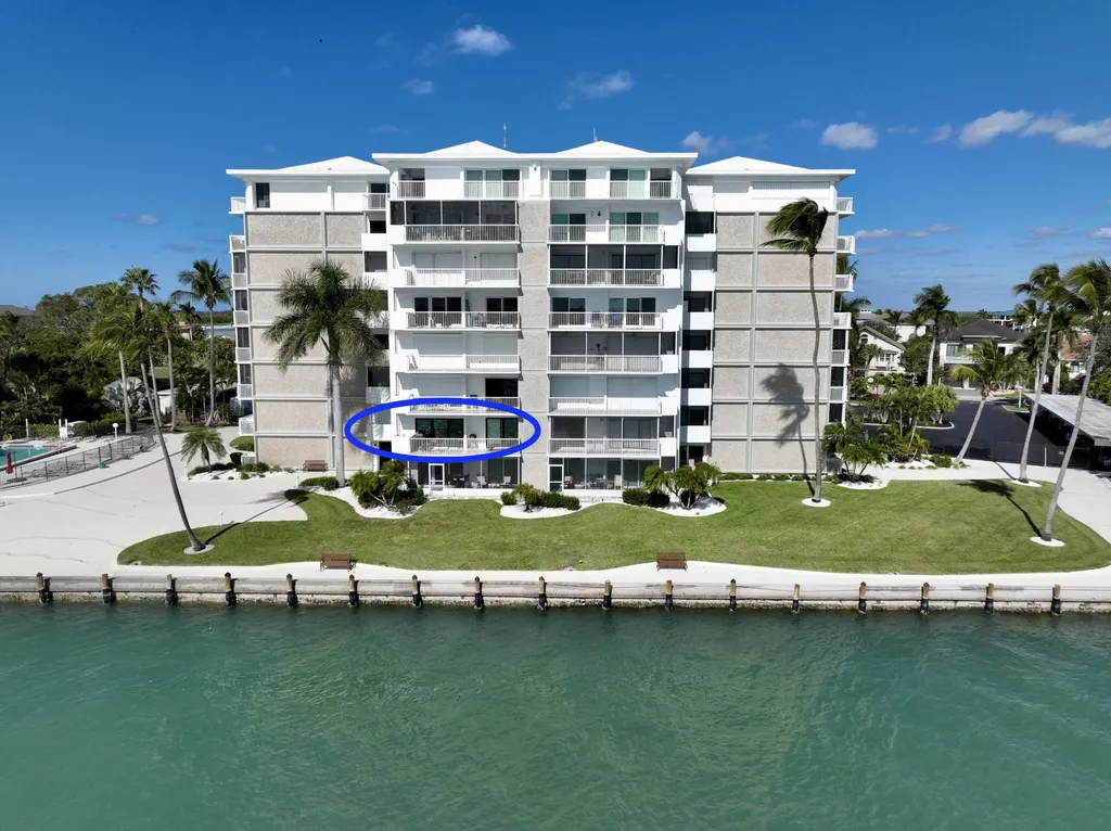 60 Pelican Street W Naples FL 34113