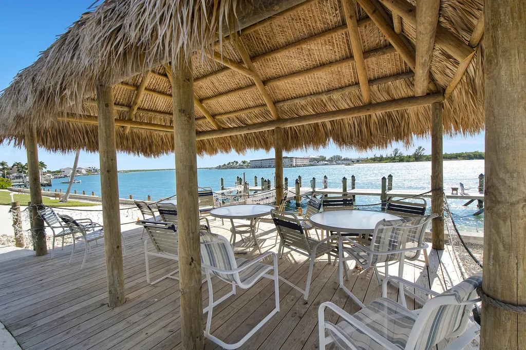 60 Pelican Street W Naples FL 34113