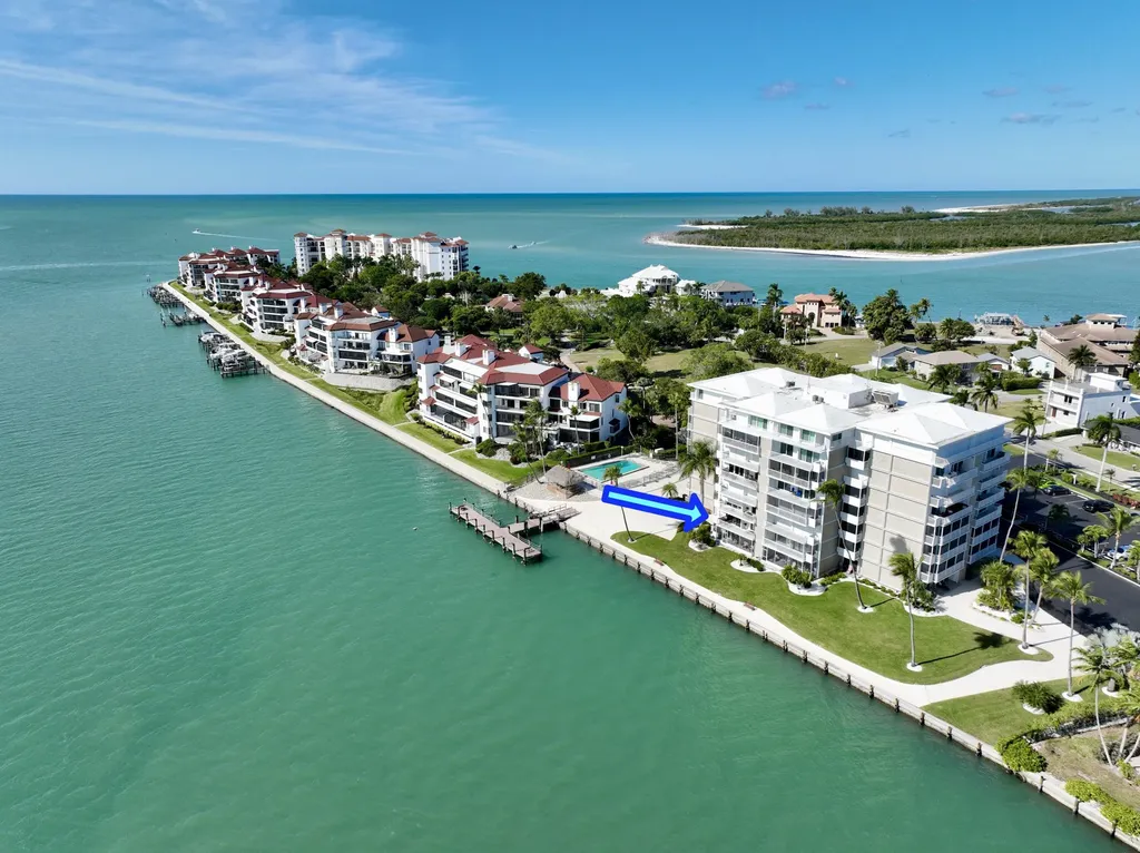 60 Pelican Street W Naples FL 34113