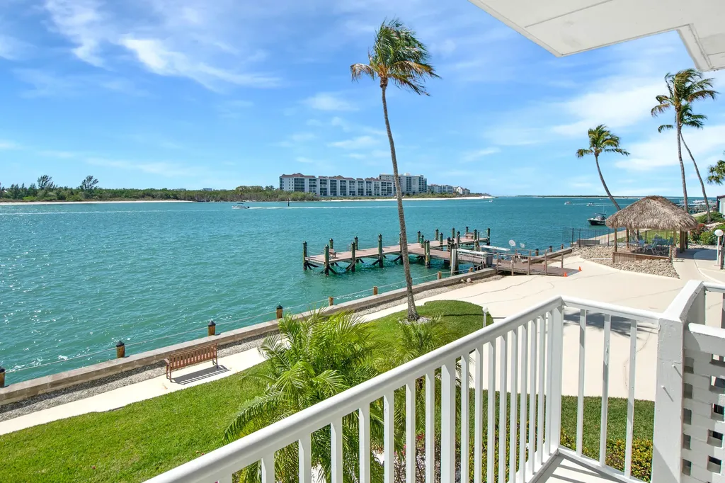 60 Pelican Street W Naples FL 34113