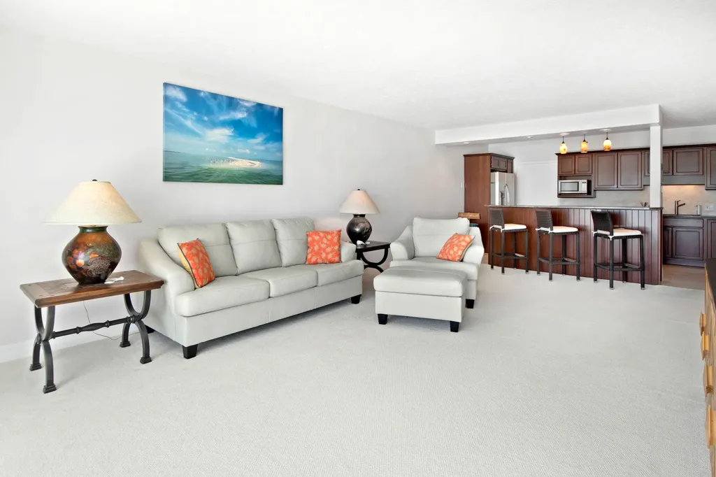 60 Pelican Street W Naples FL 34113