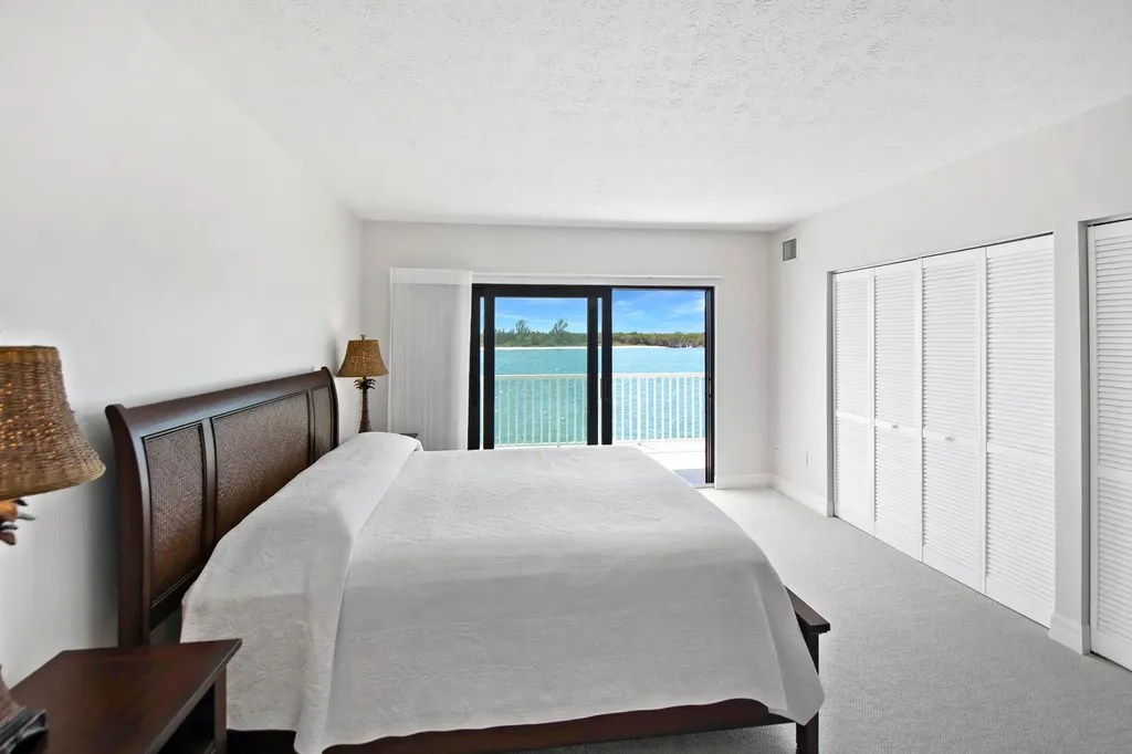 60 Pelican Street W Naples FL 34113