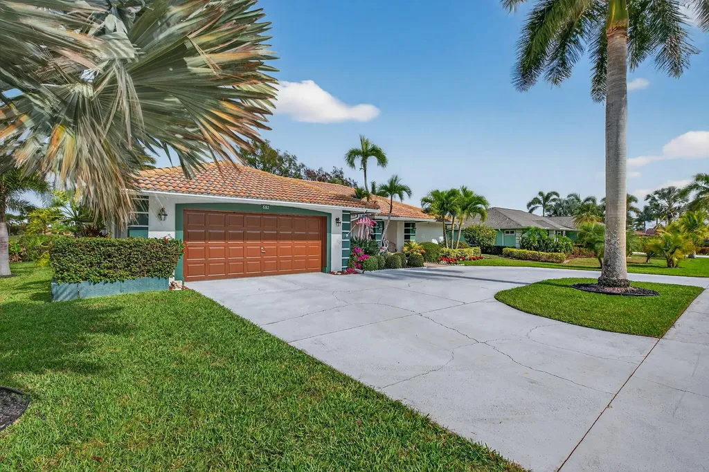 681 Saint Andrews Boulevard Naples FL 34113