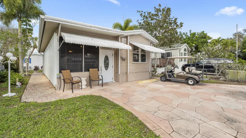 186 Panther Pass Circle Naples FL 34114