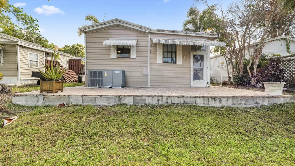 186 Panther Pass Circle Naples FL 34114