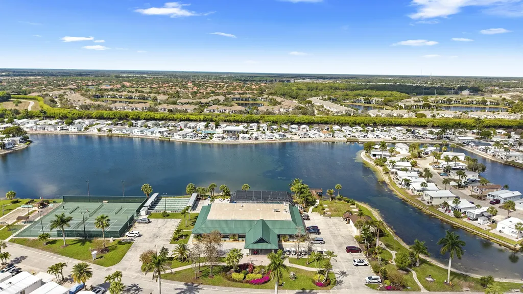 186 Panther Pass Circle Naples FL 34114