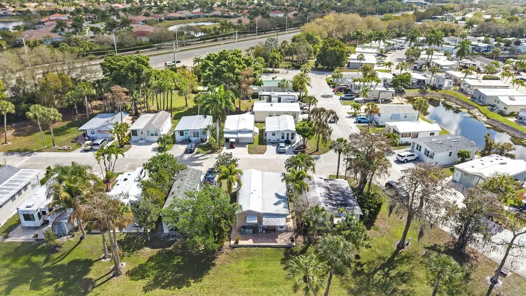 186 Panther Pass Circle Naples FL 34114