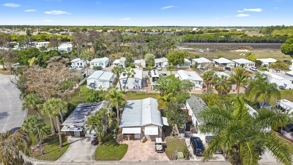 186 Panther Pass Circle Naples FL 34114