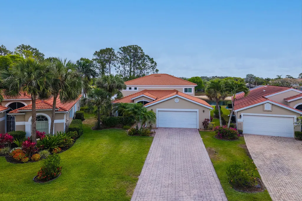 7859 Berkshire Pines Drive Naples FL 34104