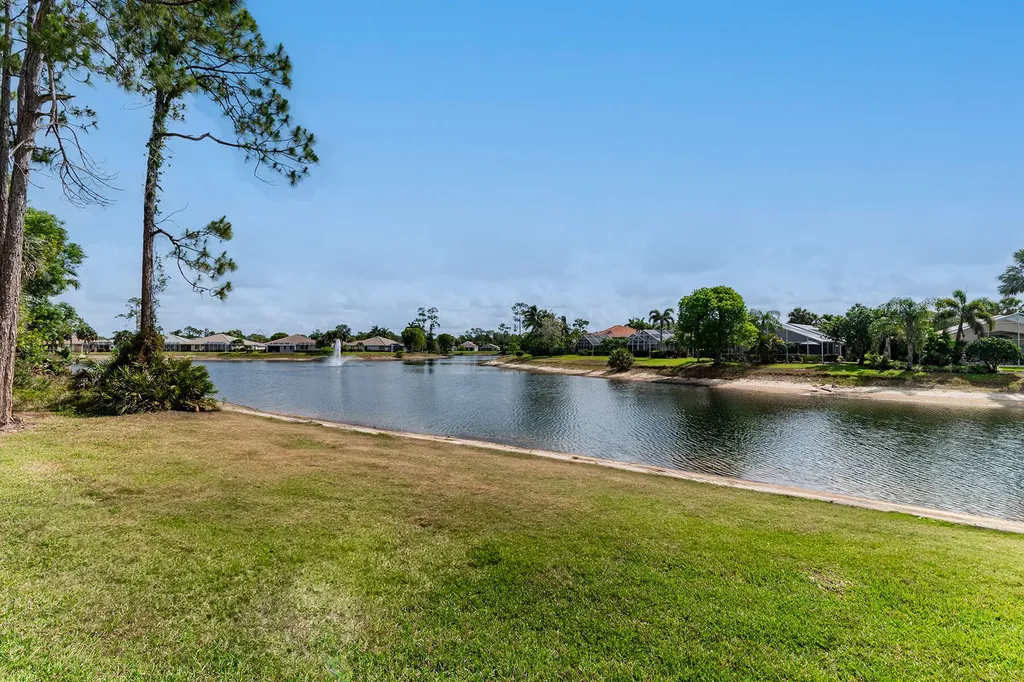 7859 Berkshire Pines Drive Naples FL 34104