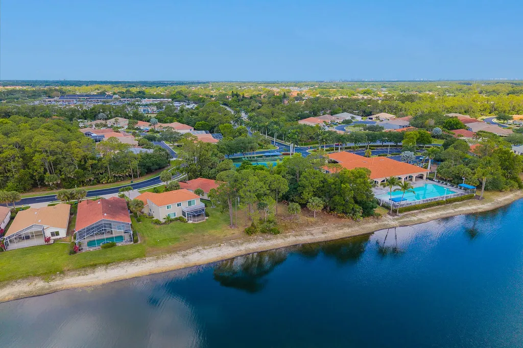 7859 Berkshire Pines Drive Naples FL 34104