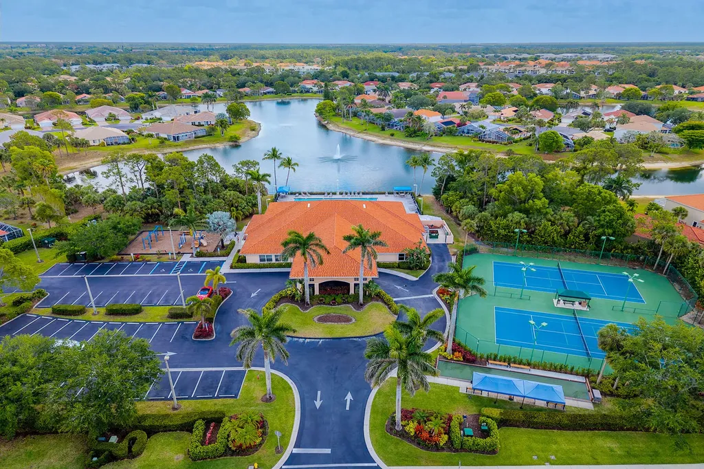 7859 Berkshire Pines Drive Naples FL 34104