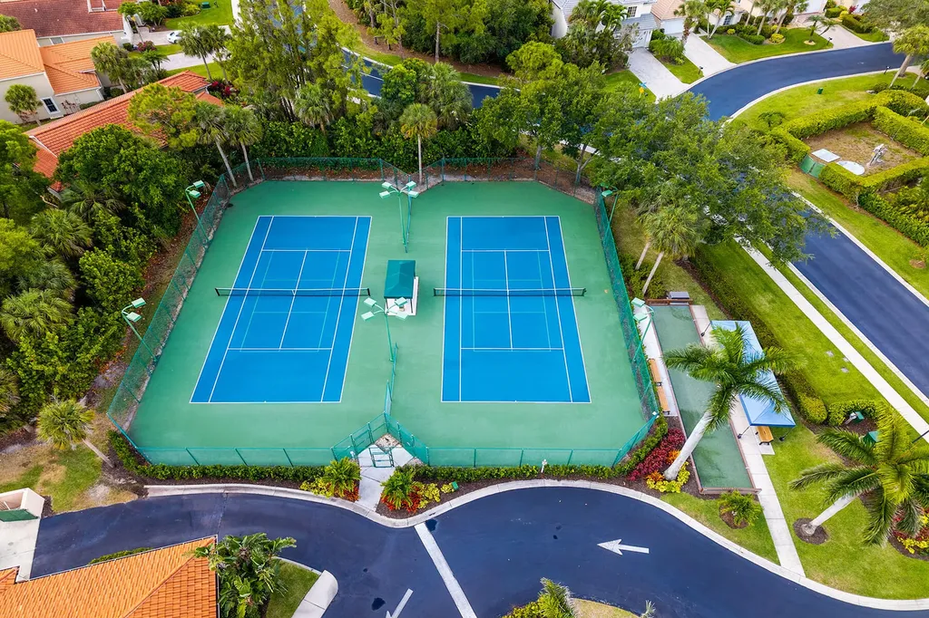 7859 Berkshire Pines Drive Naples FL 34104