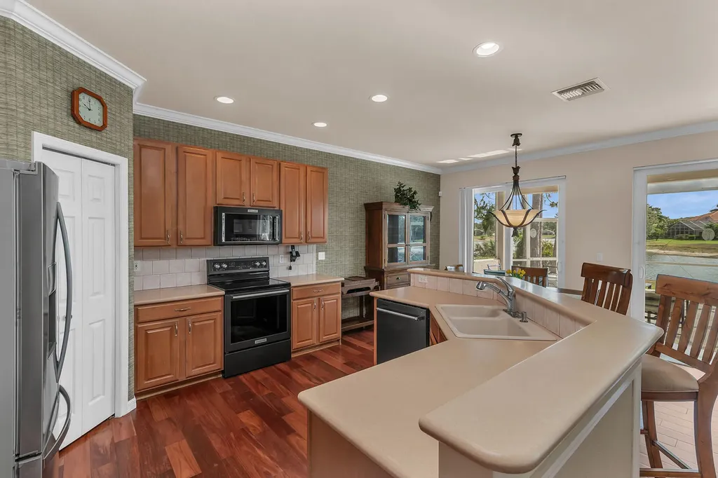 7859 Berkshire Pines Drive Naples FL 34104
