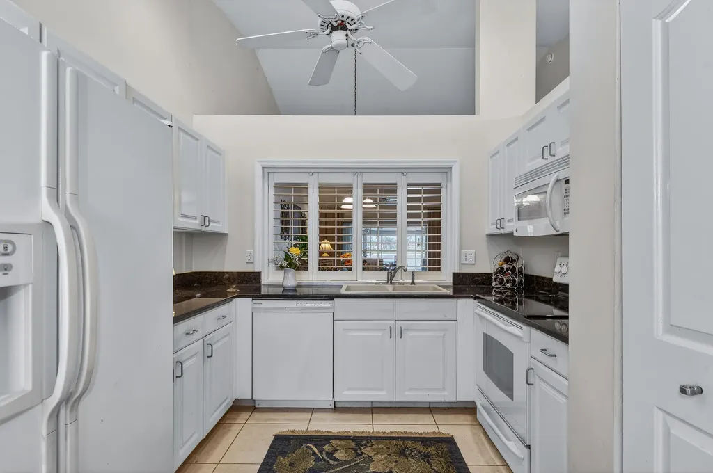 441 Saint Andrews Naples FL 34113