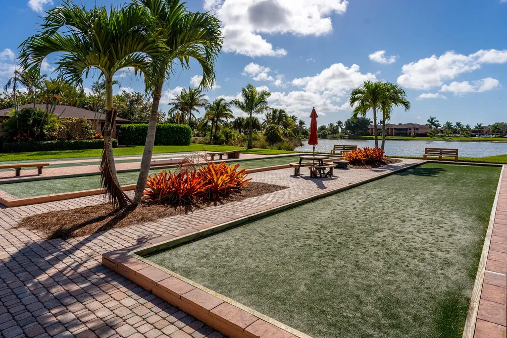 1514 Mainsail Drive Naples FL 34114