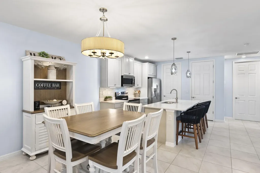 14683 Edgewater Circle Naples FL 34114