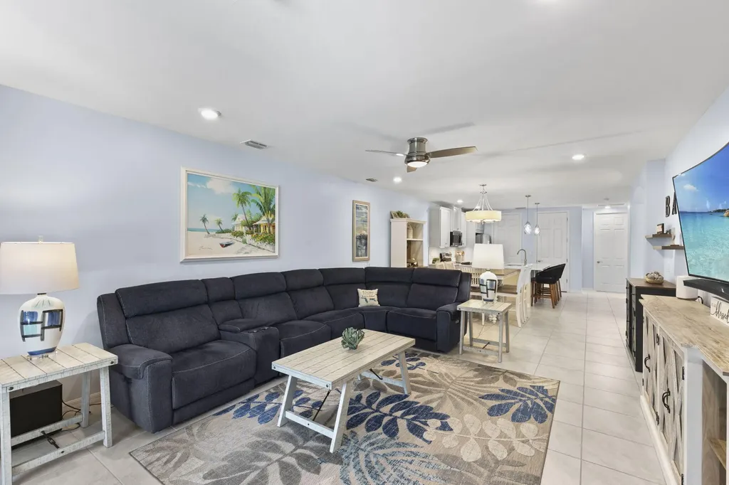 14683 Edgewater Circle Naples FL 34114