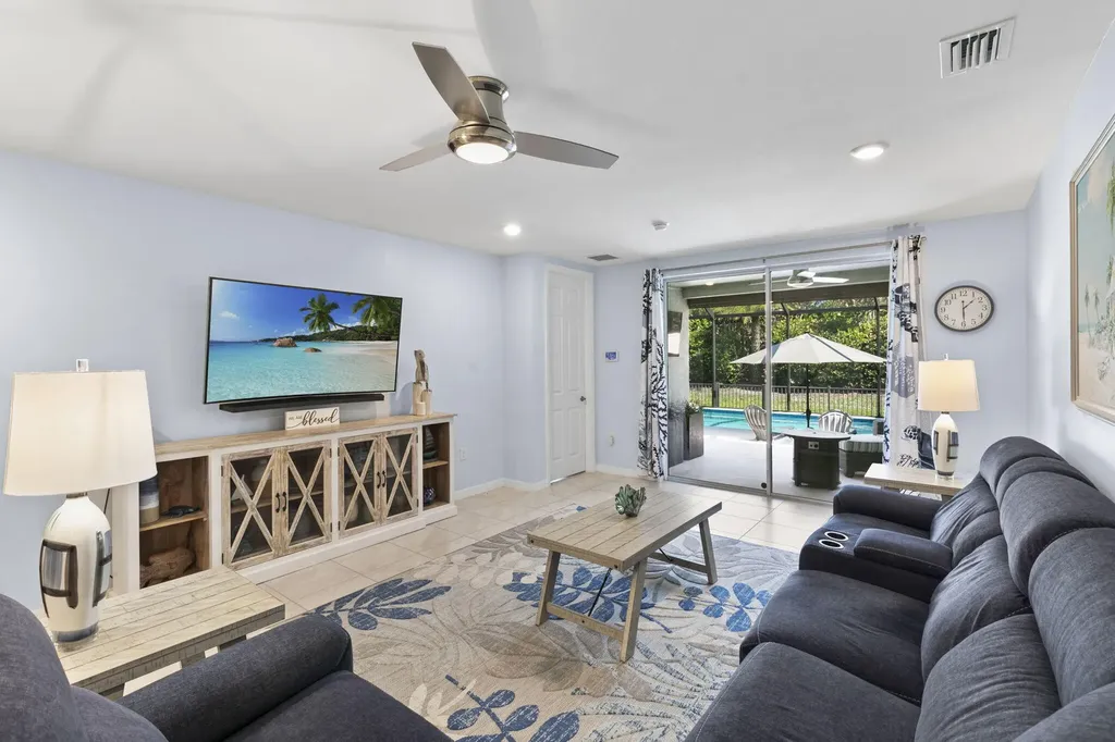 14683 Edgewater Circle Naples FL 34114