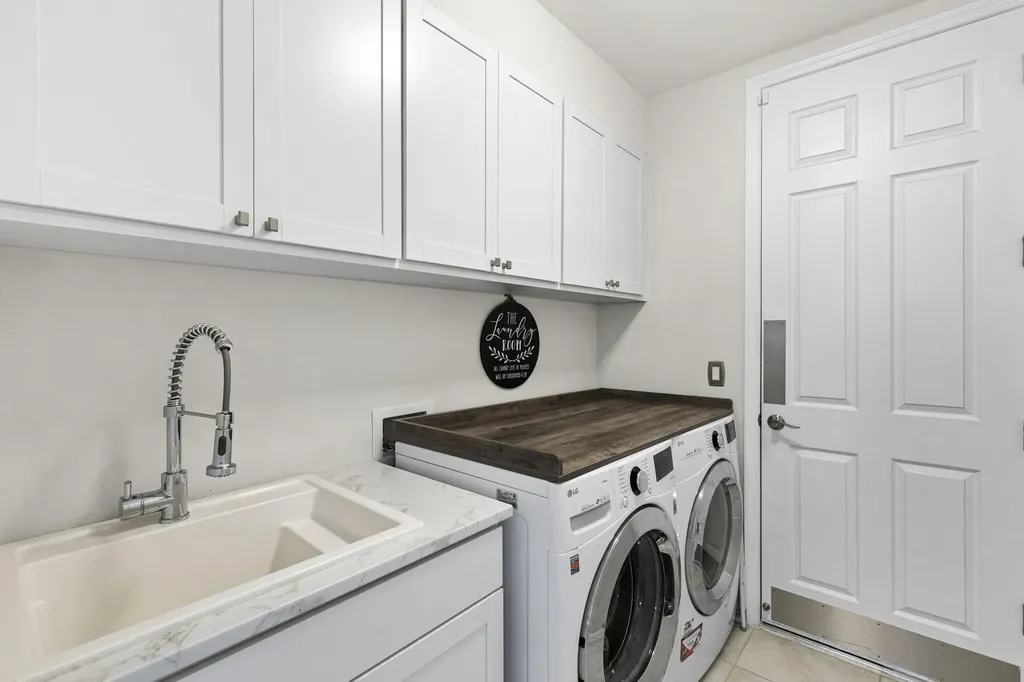 14683 Edgewater Circle Naples FL 34114