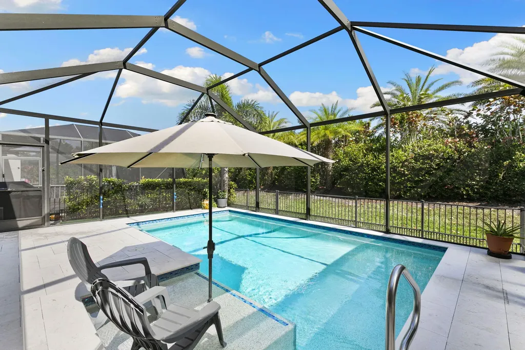 14683 Edgewater Circle Naples FL 34114