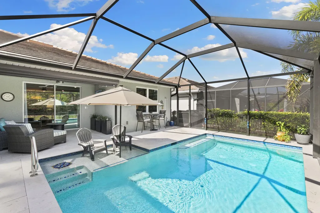 14683 Edgewater Circle Naples FL 34114