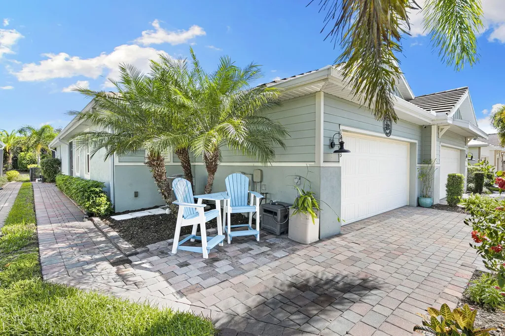 14683 Edgewater Circle Naples FL 34114