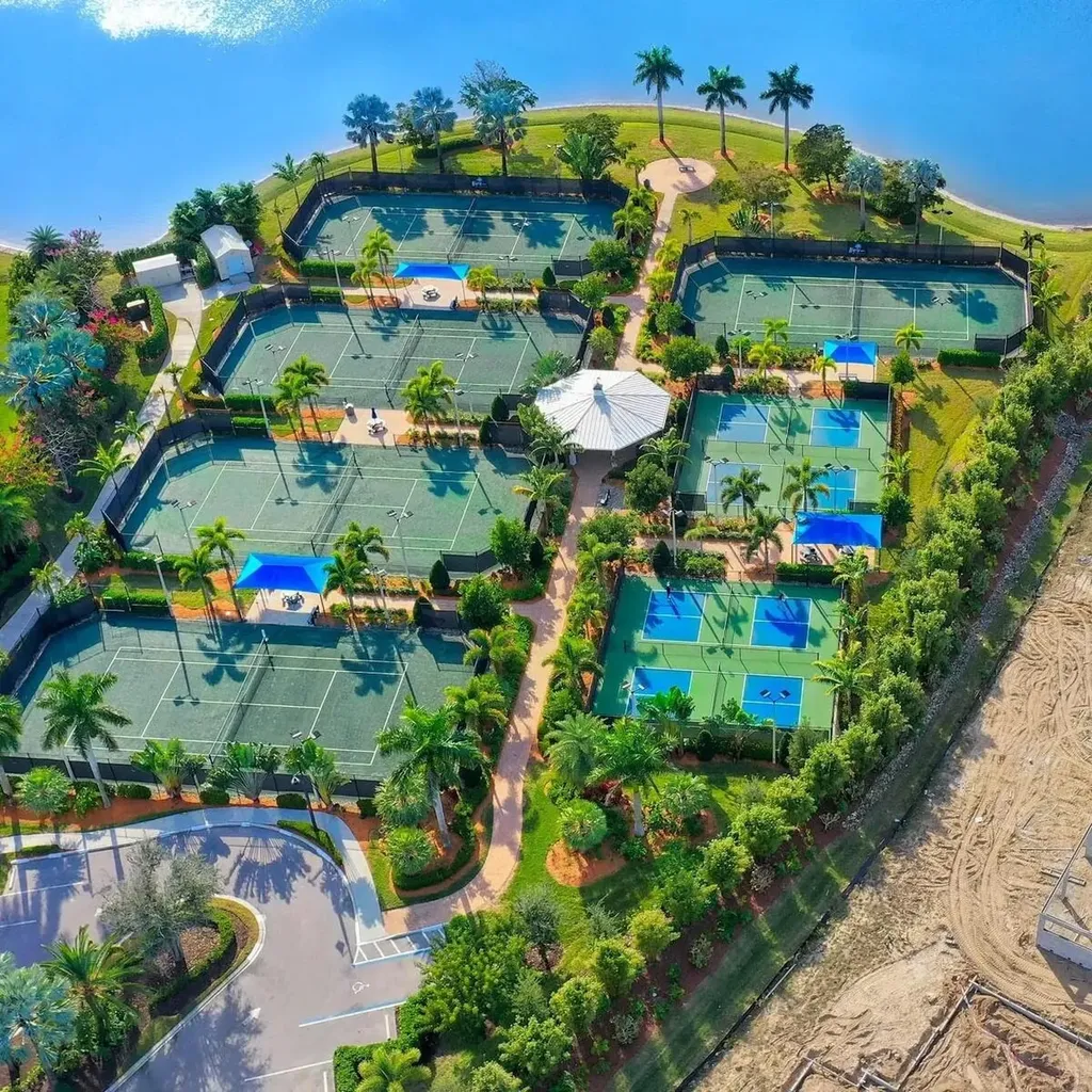 14683 Edgewater Circle Naples FL 34114